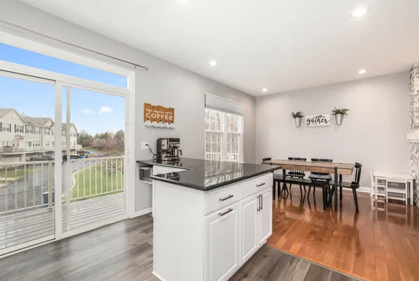 $399,800 | 770 Lambert Lane, Unit 966, Bartlett, IL 60103