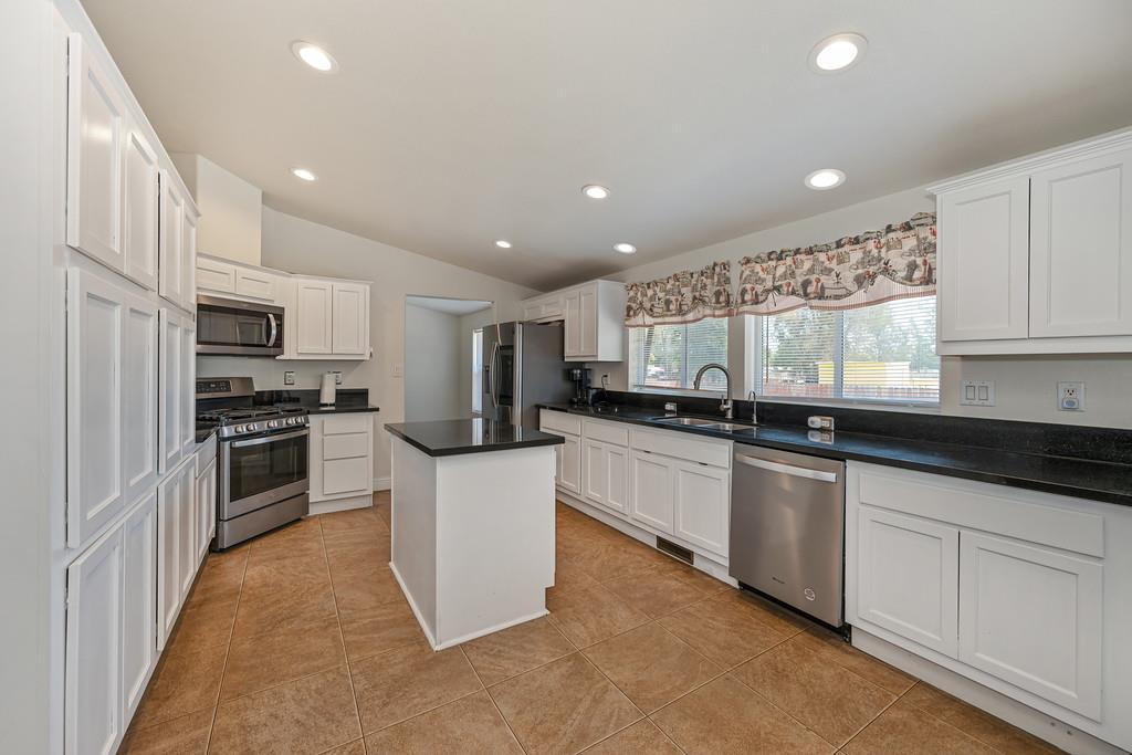 6536 14th Street Rio Linda, CA 95673 - Photo 32 of 96