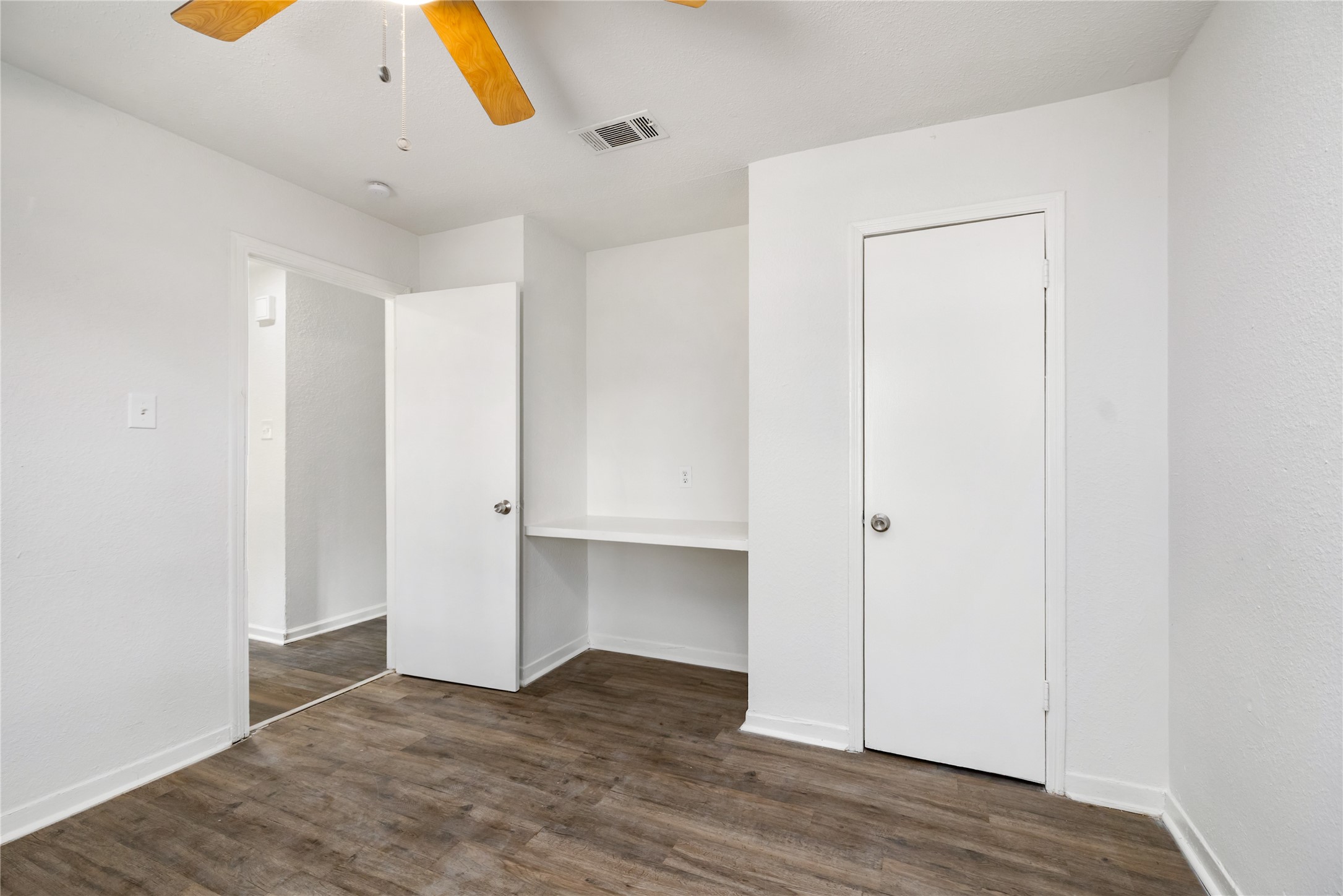 9322 Nyssa Street Houston, TX 77078 - Photo 11 of 34 a view of an empty room