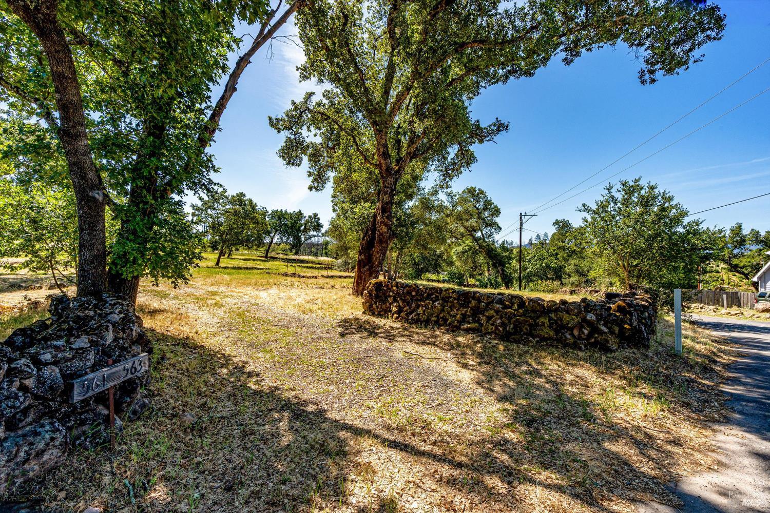 561 Mund Road St. Helena, CA 94574 - Photo 2 of 31