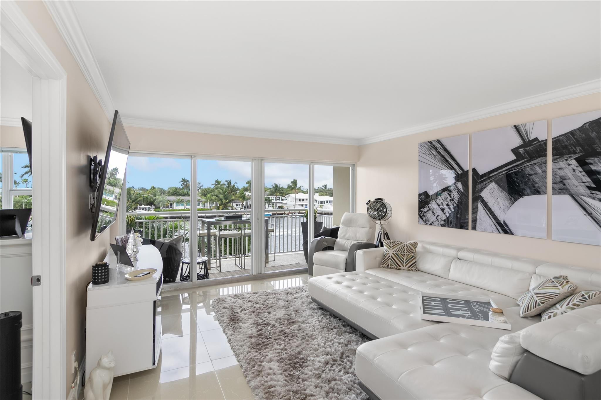 2611 North Riverside Drive, Unit 307 Pompano Beach, FL 33062 - Photo 1 of 25 Photo 1