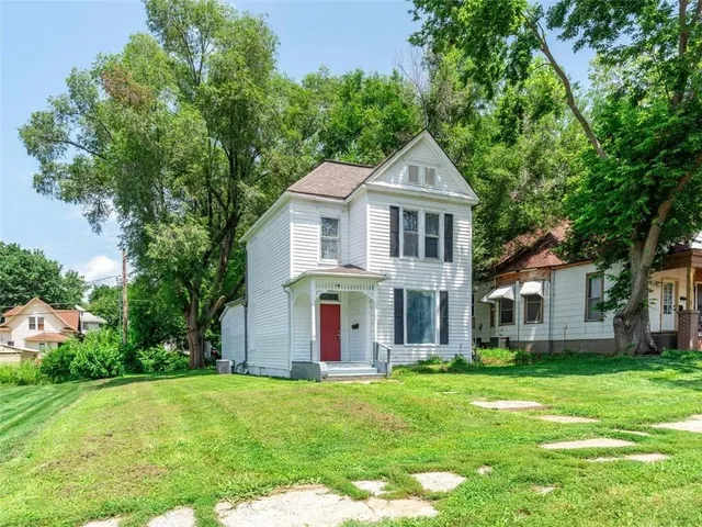 $99,000 | 2707 Olive Street, St. Joseph, MO 64507