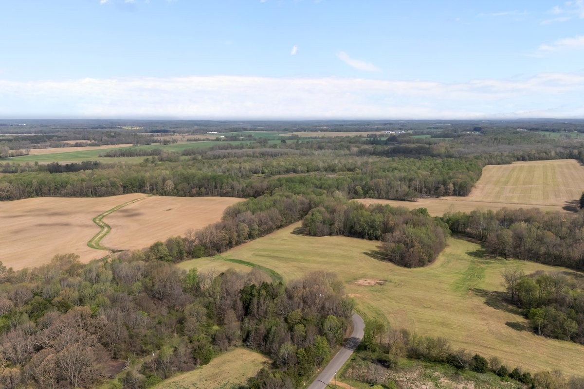 2715 Herrondale East Road Henry, TN 38231 - Photo 7 of 36 a view of outdoor space and city view