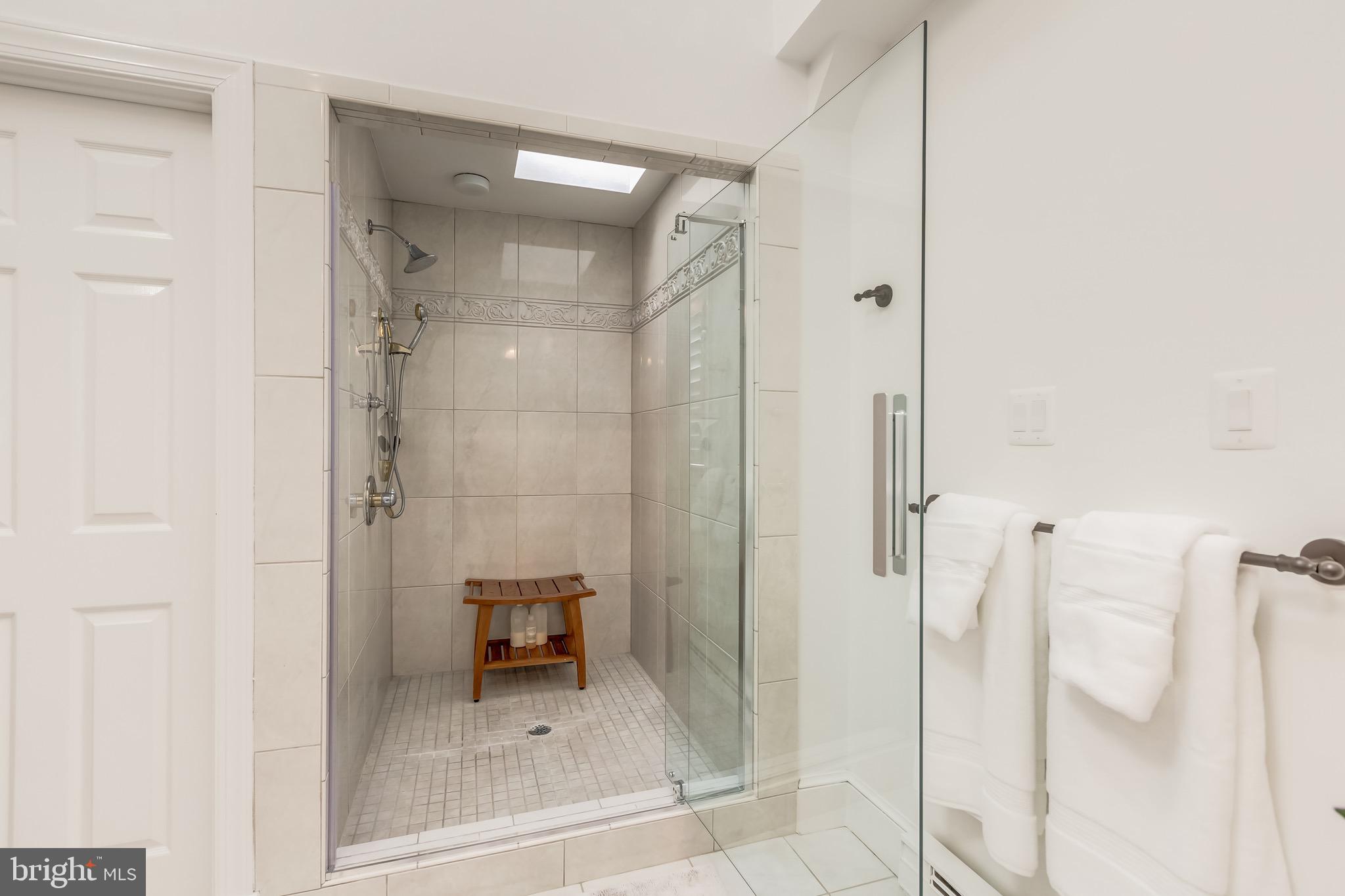 7253 Spring Side Way McLean, VA 22101 - Photo 28 of 47