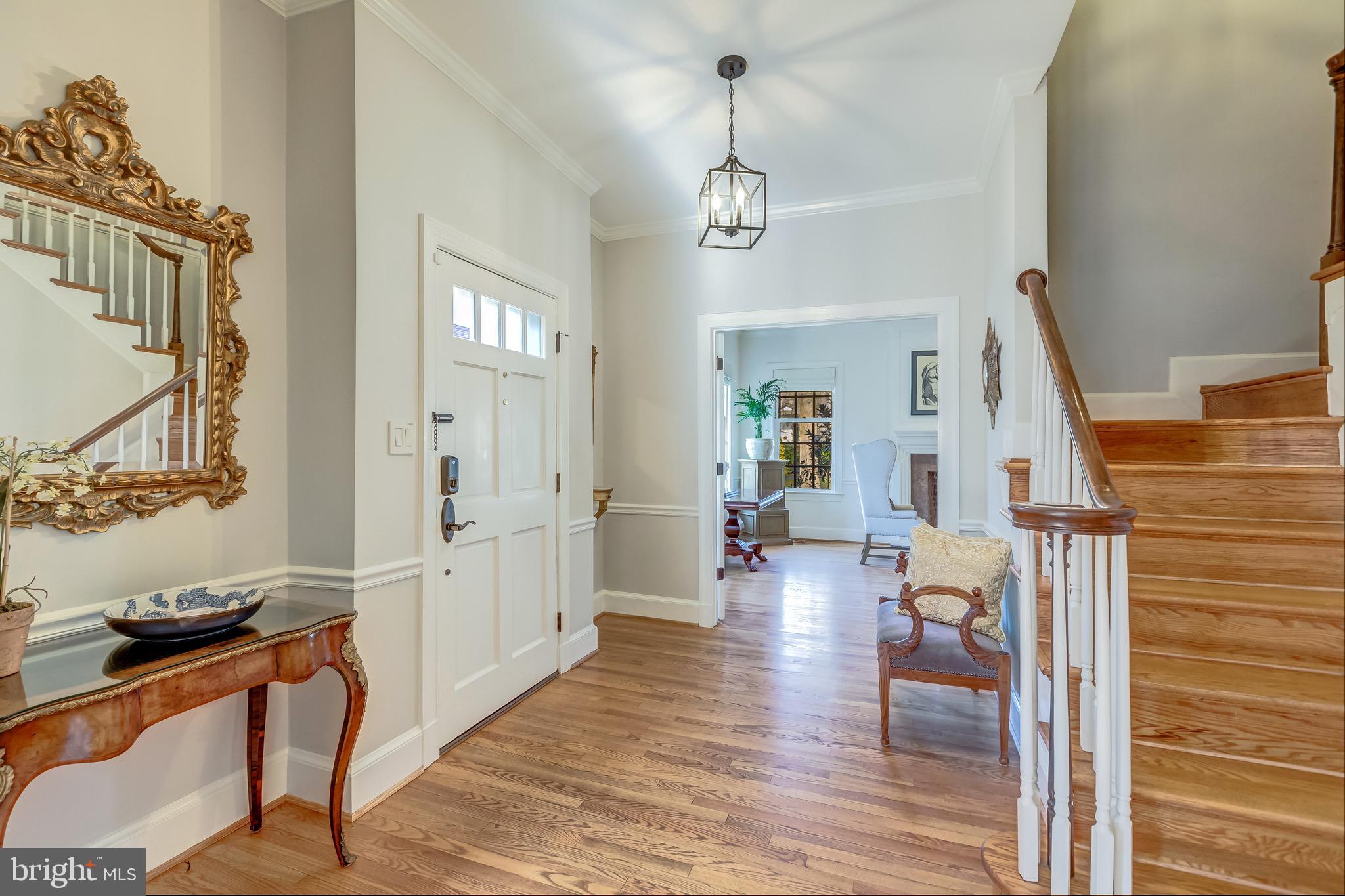 7253 Spring Side Way McLean, VA 22101 - Photo 4 of 47