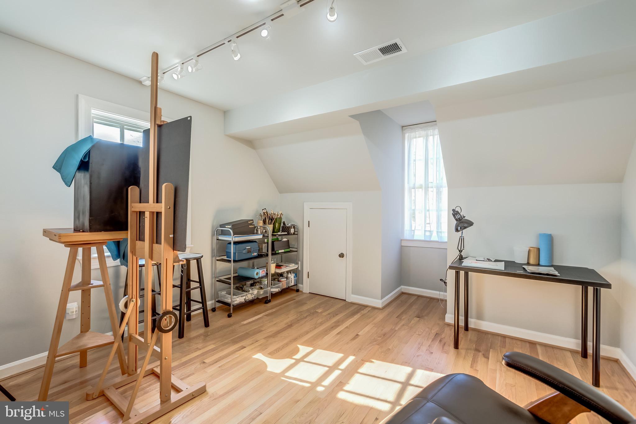 7253 Spring Side Way McLean, VA 22101 - Photo 33 of 47