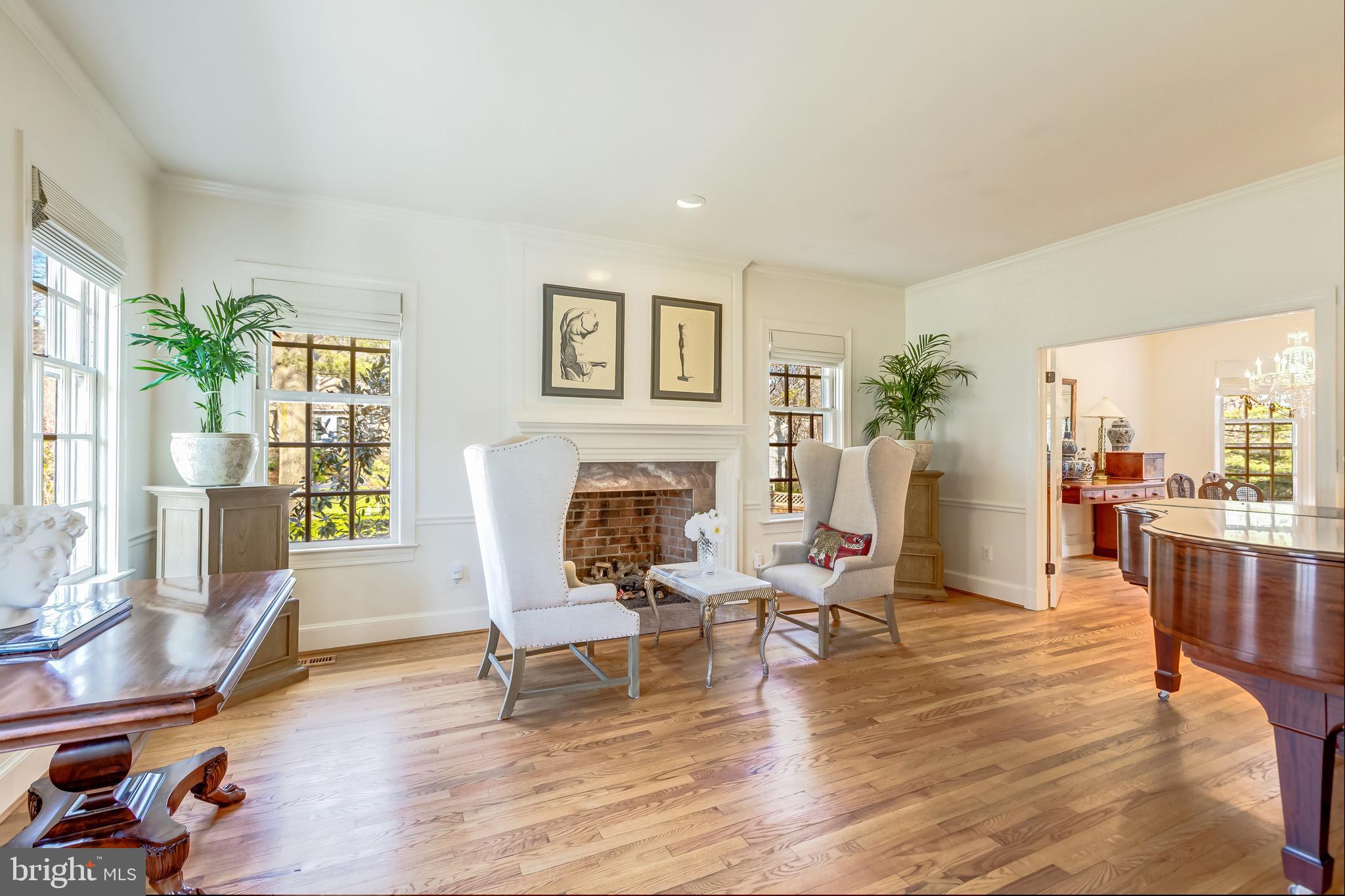 7253 Spring Side Way McLean, VA 22101 - Photo 5 of 47