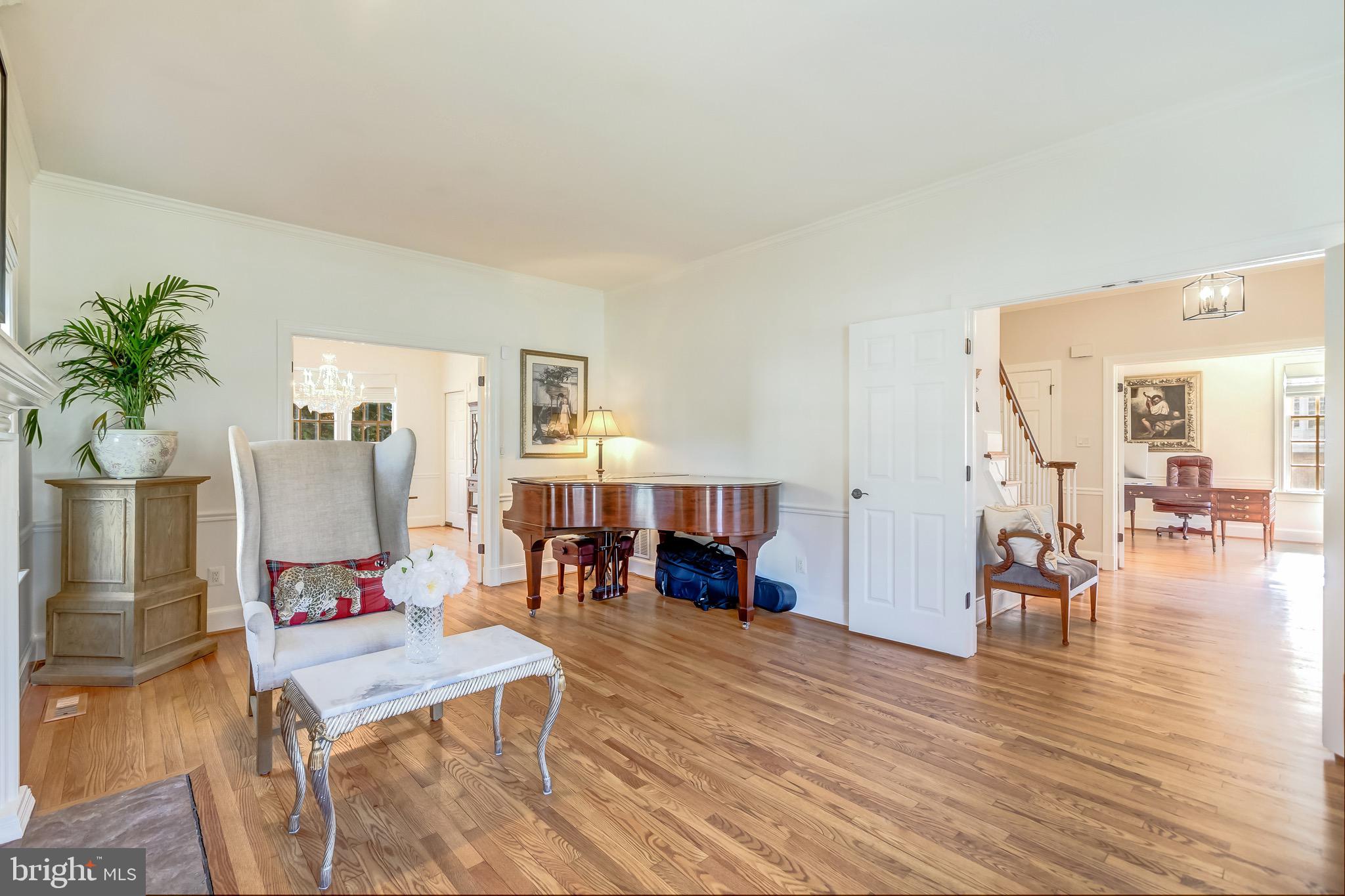 7253 Spring Side Way McLean, VA 22101 - Photo 6 of 47