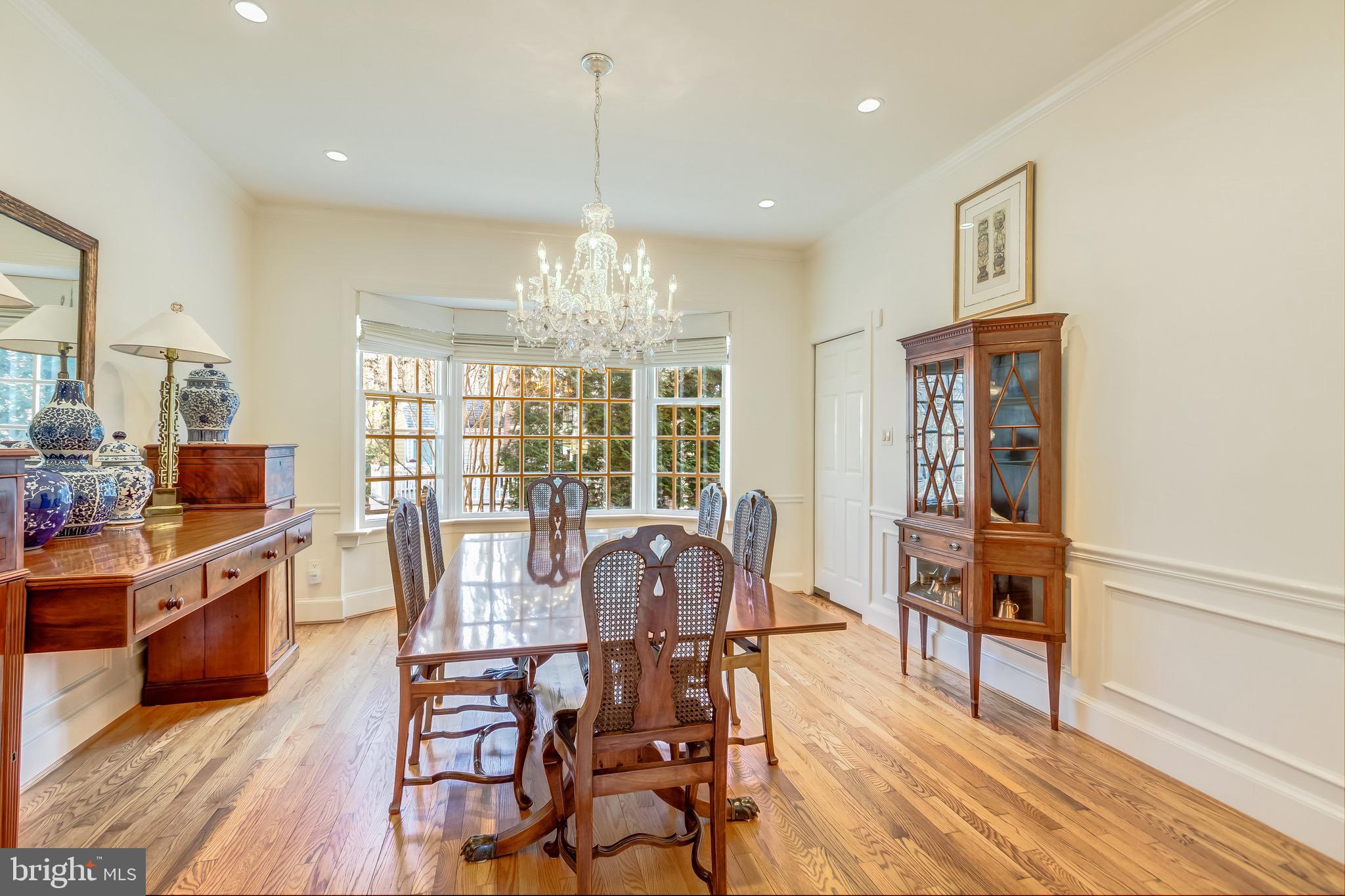 7253 Spring Side Way McLean, VA 22101 - Photo 7 of 47