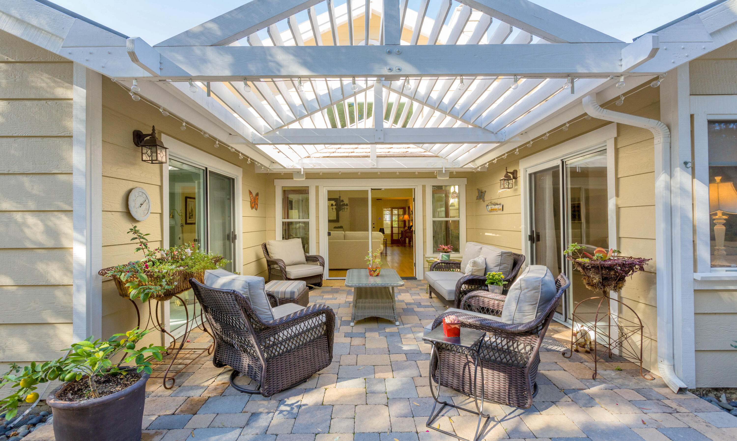 5013 Sungate Ranch Road Santa Barbara, CA 93111 - Photo 16 of 26 Back patio