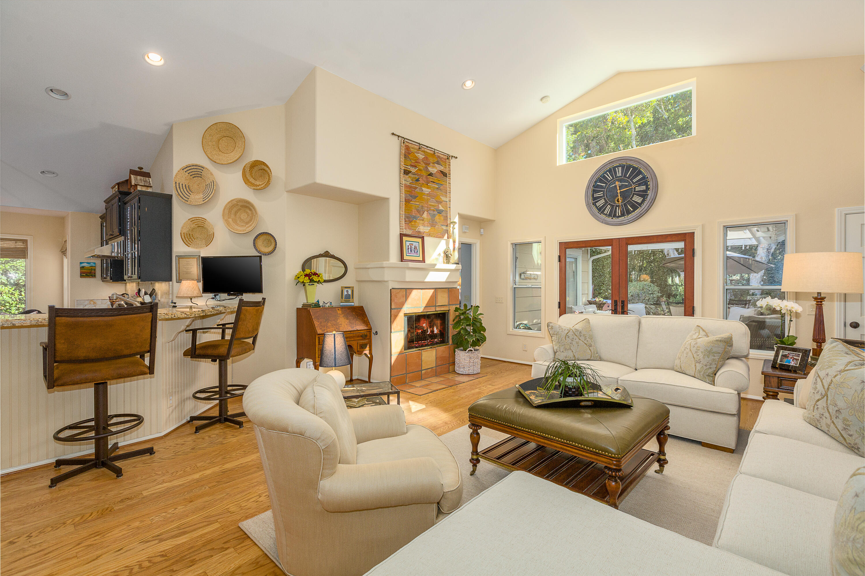 5013 Sungate Ranch Road Santa Barbara, CA 93111 - Photo 3 of 26 Great room