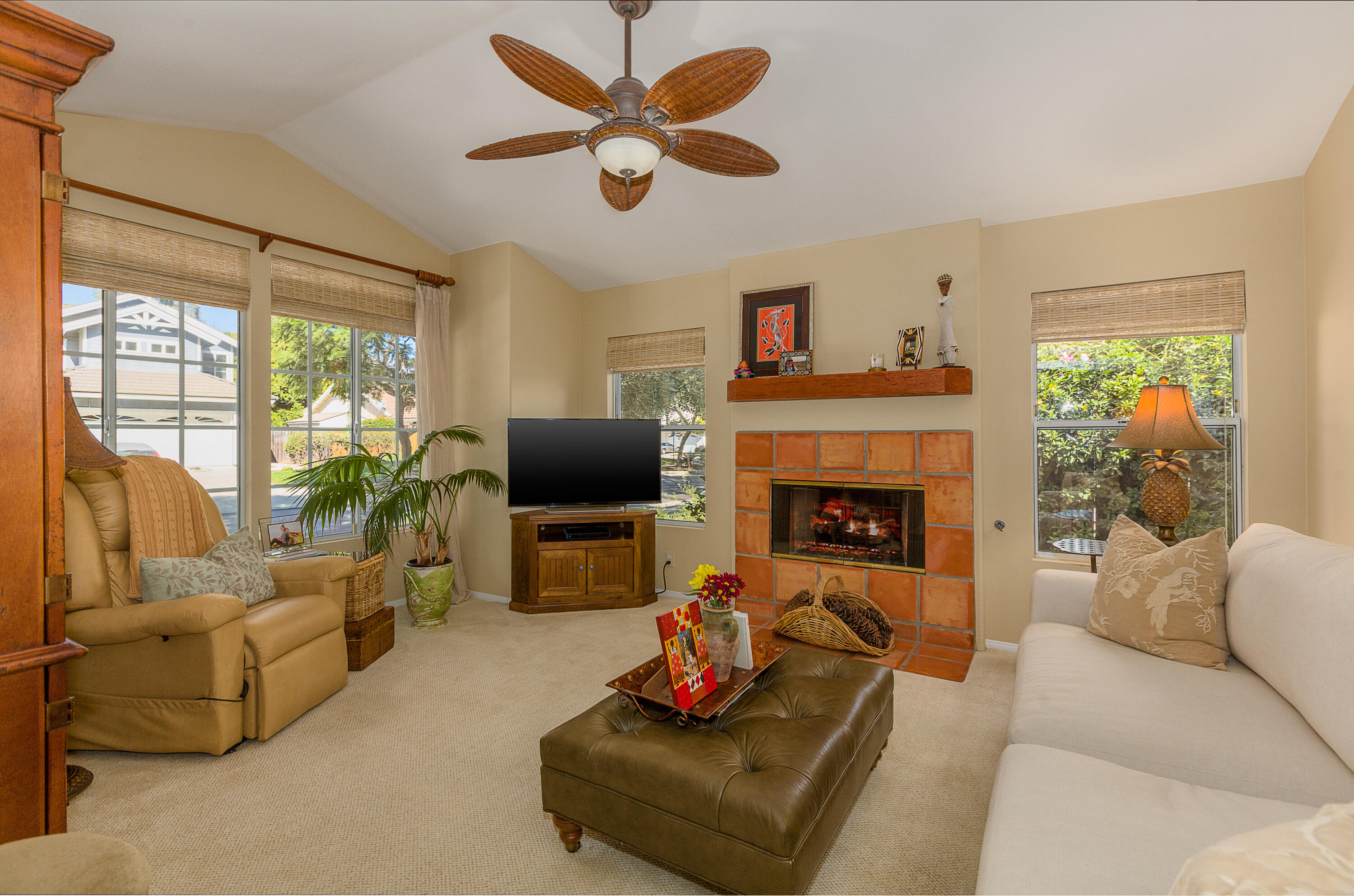 5013 Sungate Ranch Road Santa Barbara, CA 93111 - Photo 9 of 26 Den / Office