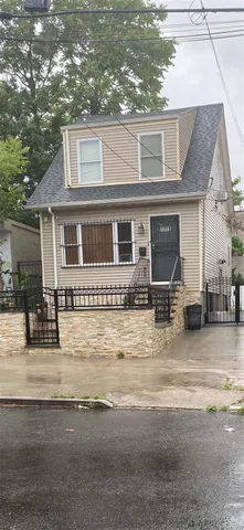 a view of a house with street