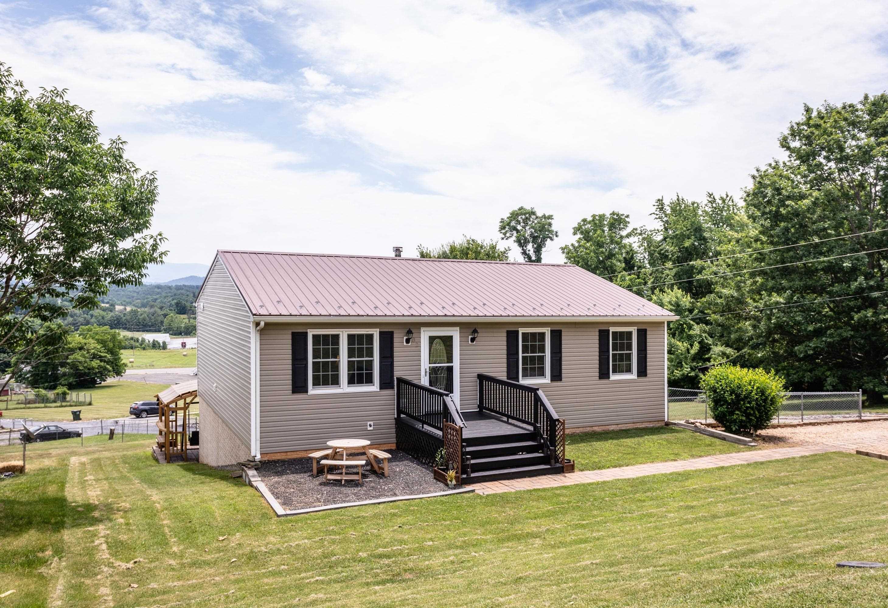 82 Hilltop Terrace Road Staunton, VA 24401 - Photo 1 of 39 Gallery Image 1