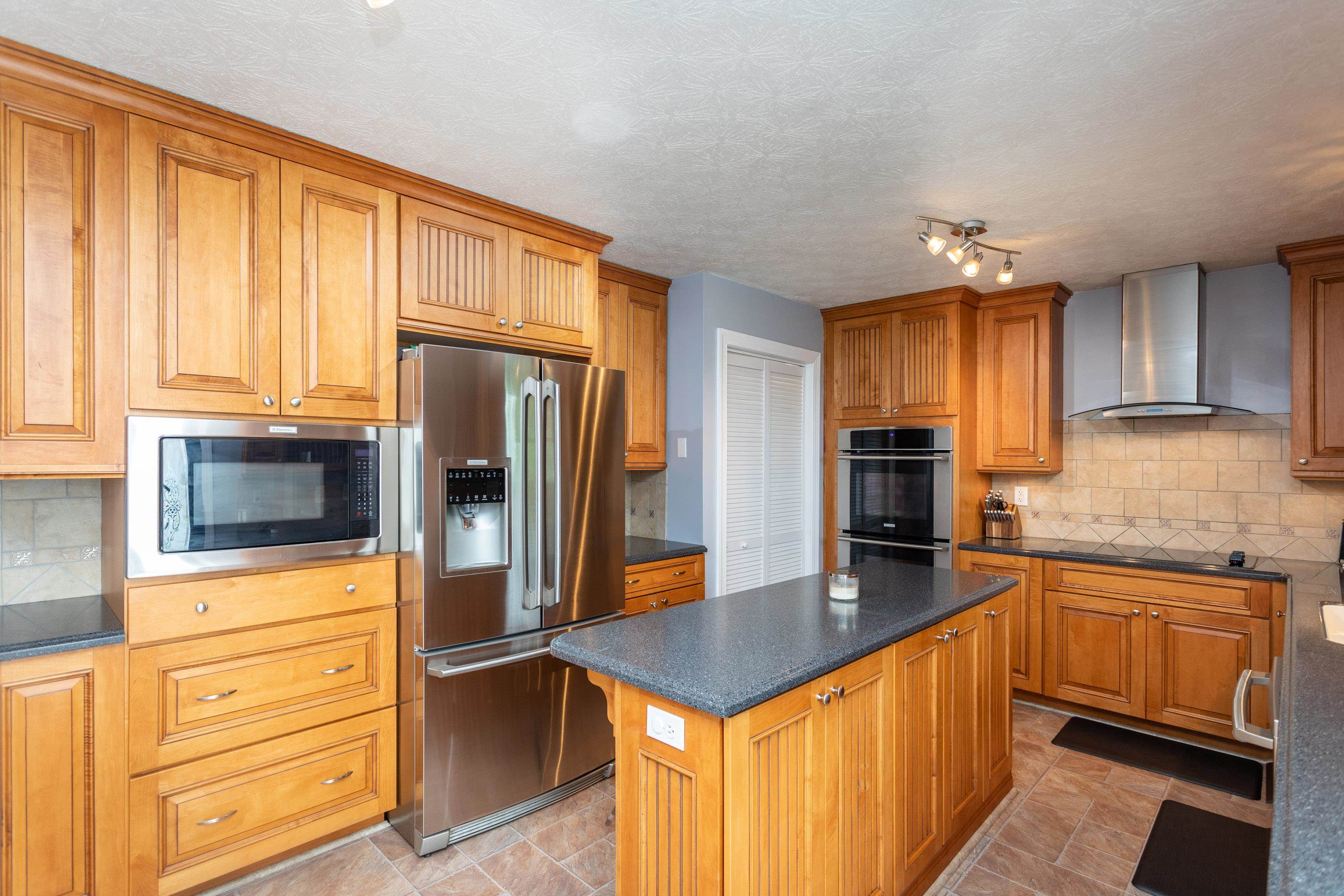 82 Hilltop Terrace Road Staunton, VA 24401 - Photo 5 of 39 Gallery Image 5