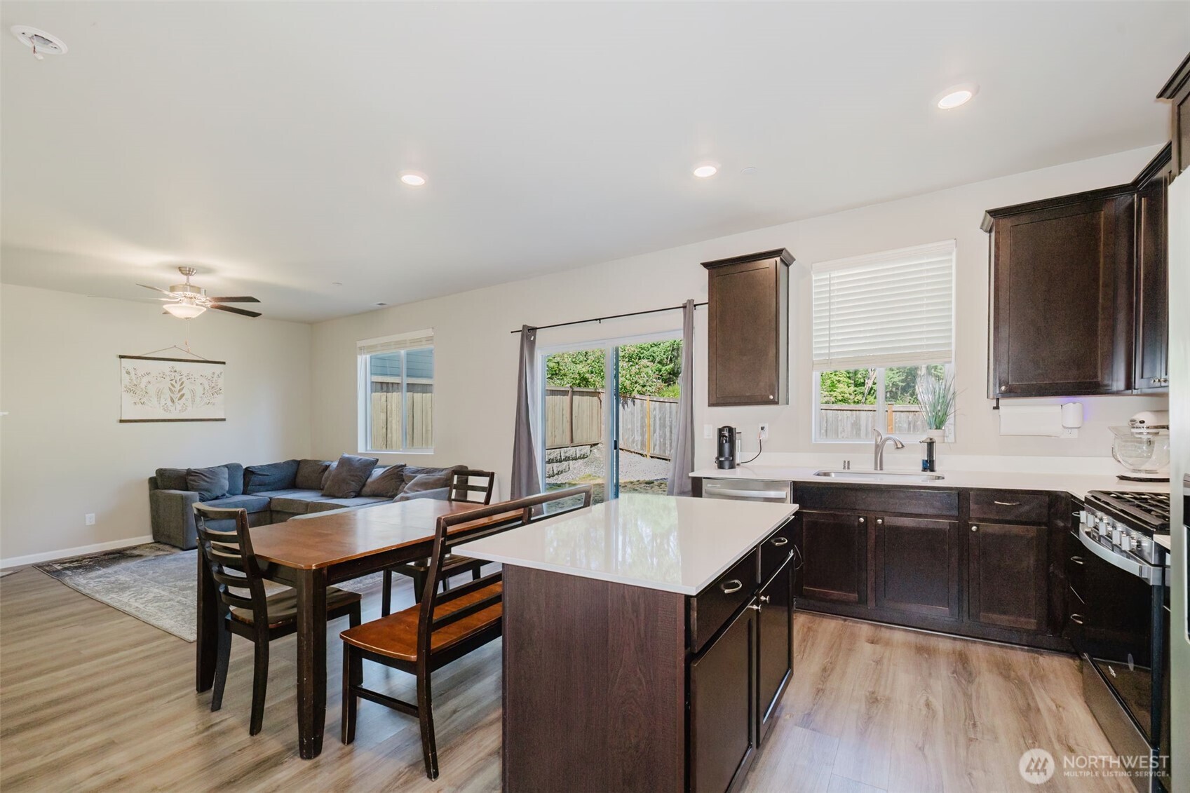 179 Russell Road Bremerton, WA 98312 - Photo 7 of 33 Gallery Image 7