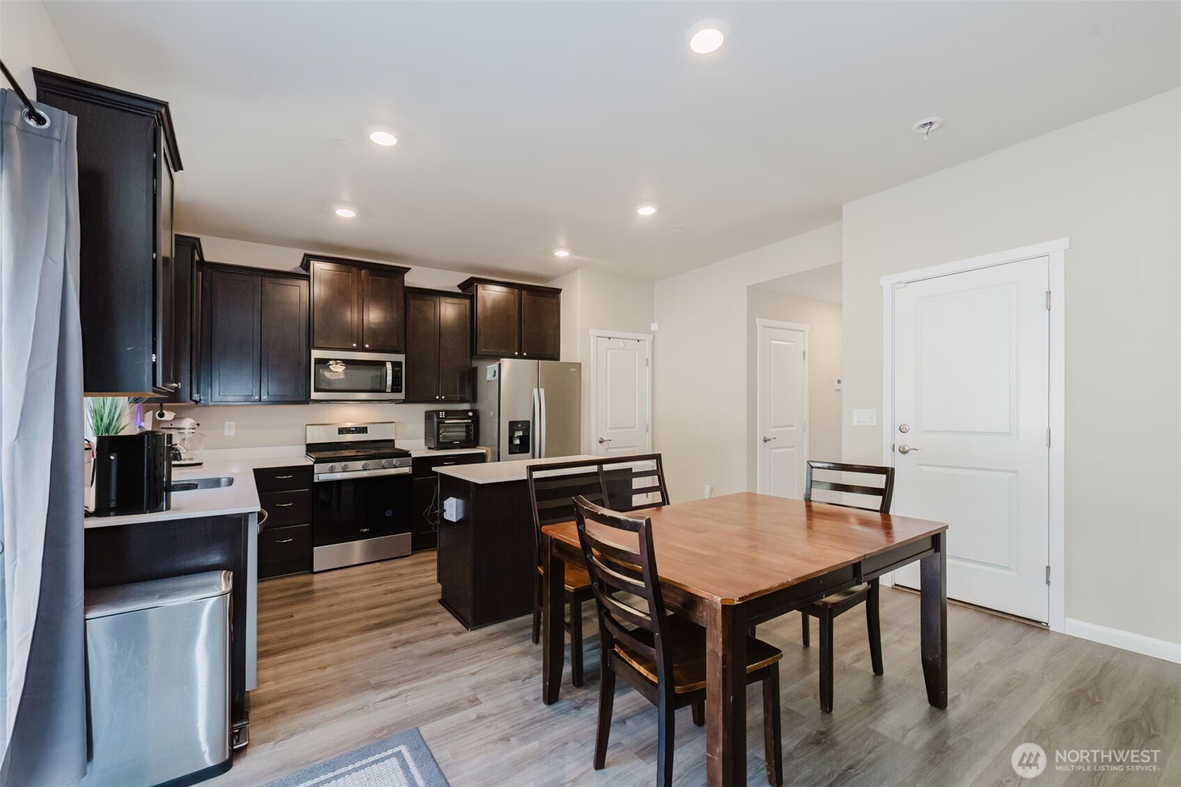 179 Russell Road Bremerton, WA 98312 - Photo 9 of 33 Gallery Image 9