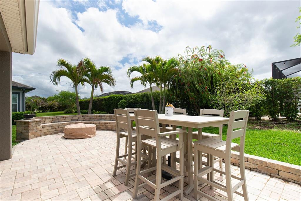 6210 Heirloom Place Apollo Beach, FL 33572 - Photo 4 of 57