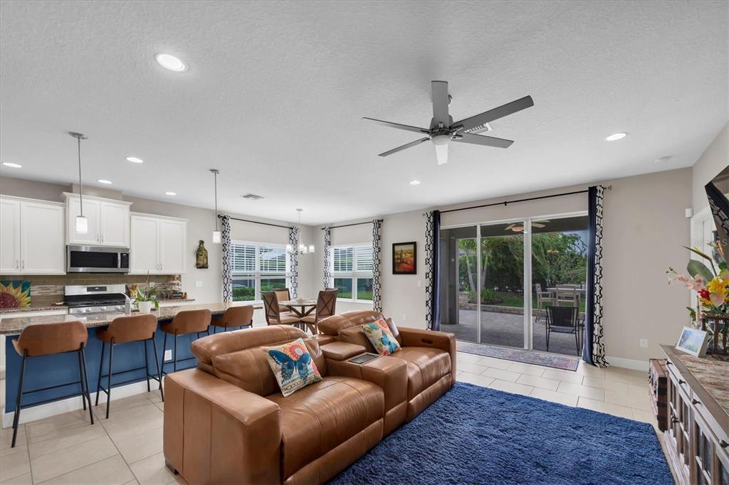 6210 Heirloom Place Apollo Beach, FL 33572 - Photo 9 of 57