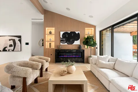 $3,595,000 | 2171 San Ysidro Drive, Beverly Hills, CA 90210