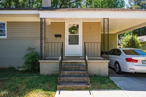 $600,000 | 409 West Park Street, Cary, NC 27511