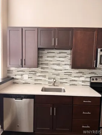 $1,500 | 2917 Main Street, Unit 210, Buffalo, NY 14214