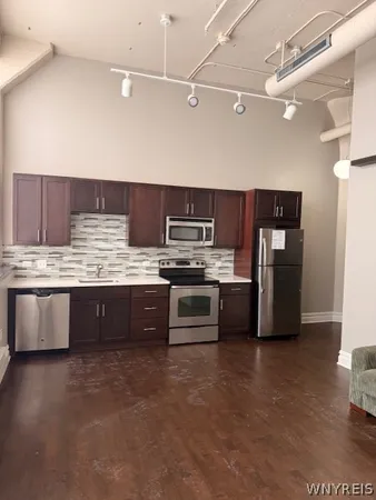 $1,500 | 2917 Main Street, Unit 210, Buffalo, NY 14214