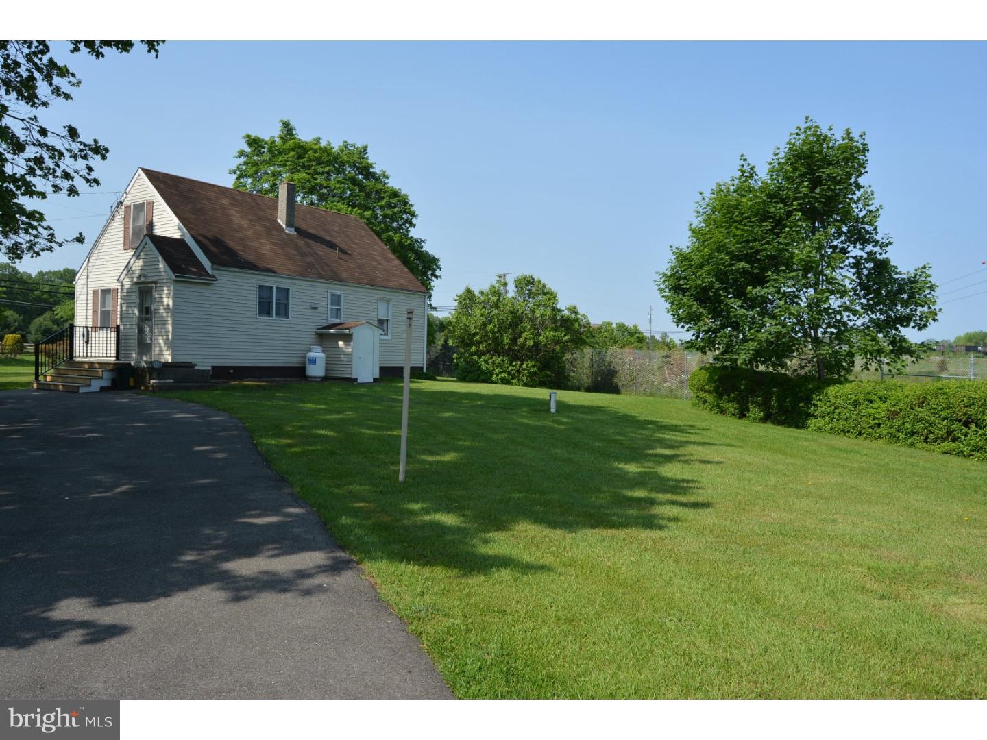 301 Sharon Road Robbinsville, NJ 08691 - Photo 15 of 17 Back Yard