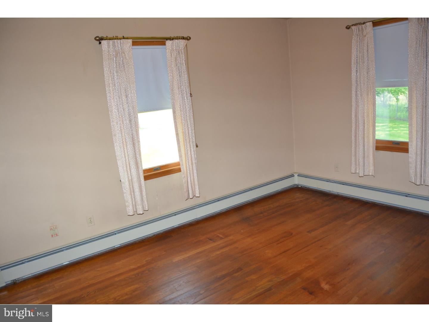 301 Sharon Road Robbinsville, NJ 08691 - Photo 7 of 17 Bedroom - Main