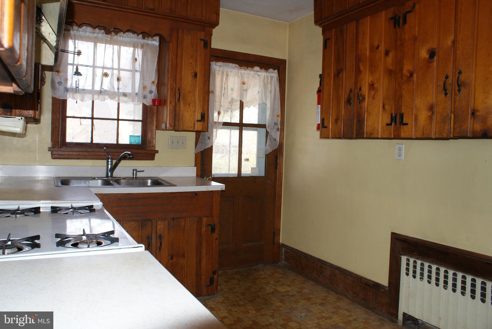 9005 Weems Road Manassas, VA 20110 - Photo 7 of 15 Gallery Image 7