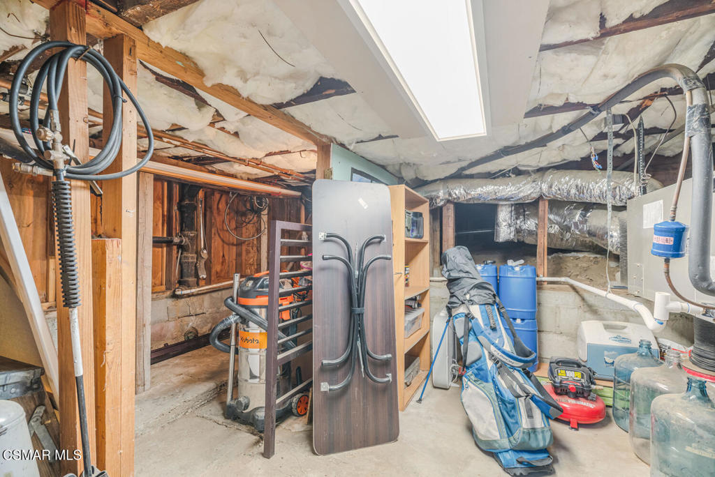 1088 Alta Vista Road Simi Valley, CA 93063 - Photo 23 of 24 a view of a room with gym equipment