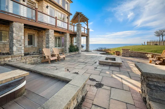 $1,595,000 | 651 Sul Lago South, Benton Harbor, MI 49022