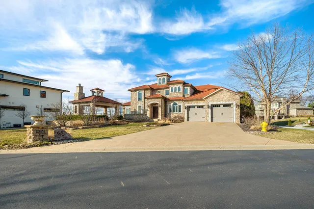 $1,595,000 | 651 Sul Lago South, Benton Harbor, MI 49022