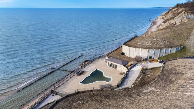 $1,595,000 | 651 Sul Lago South, Benton Harbor, MI 49022