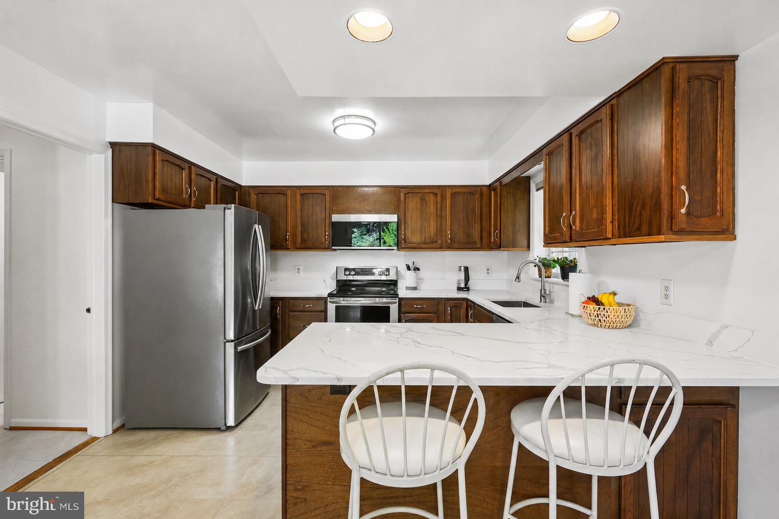 11900 Canfield Road Potomac, MD 20854 - Photo 10 of 44 Kitchen