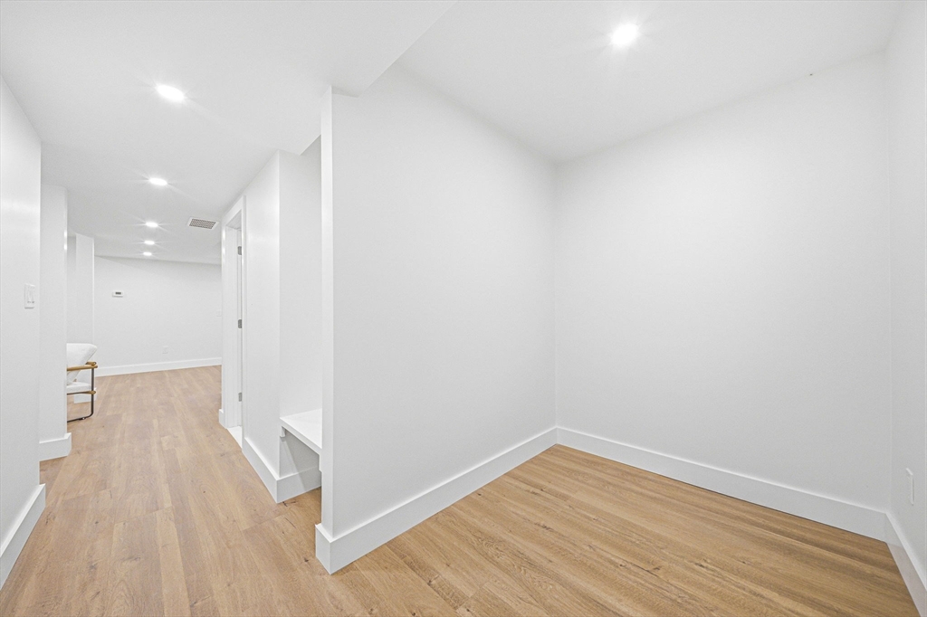 52 Rangeley Road, Unit 52 Newton, MA 02465 - Photo 33 of 41