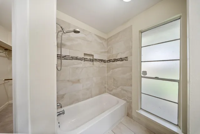 $1,850 | 15738 Tammany Lane, Houston, TX 77082