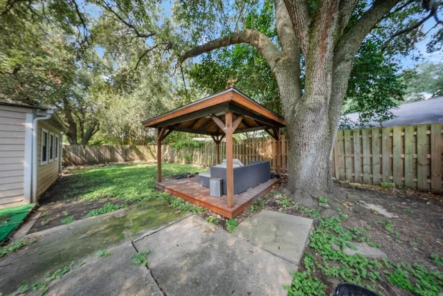 $1,850 | 15738 Tammany Lane, Houston, TX 77082