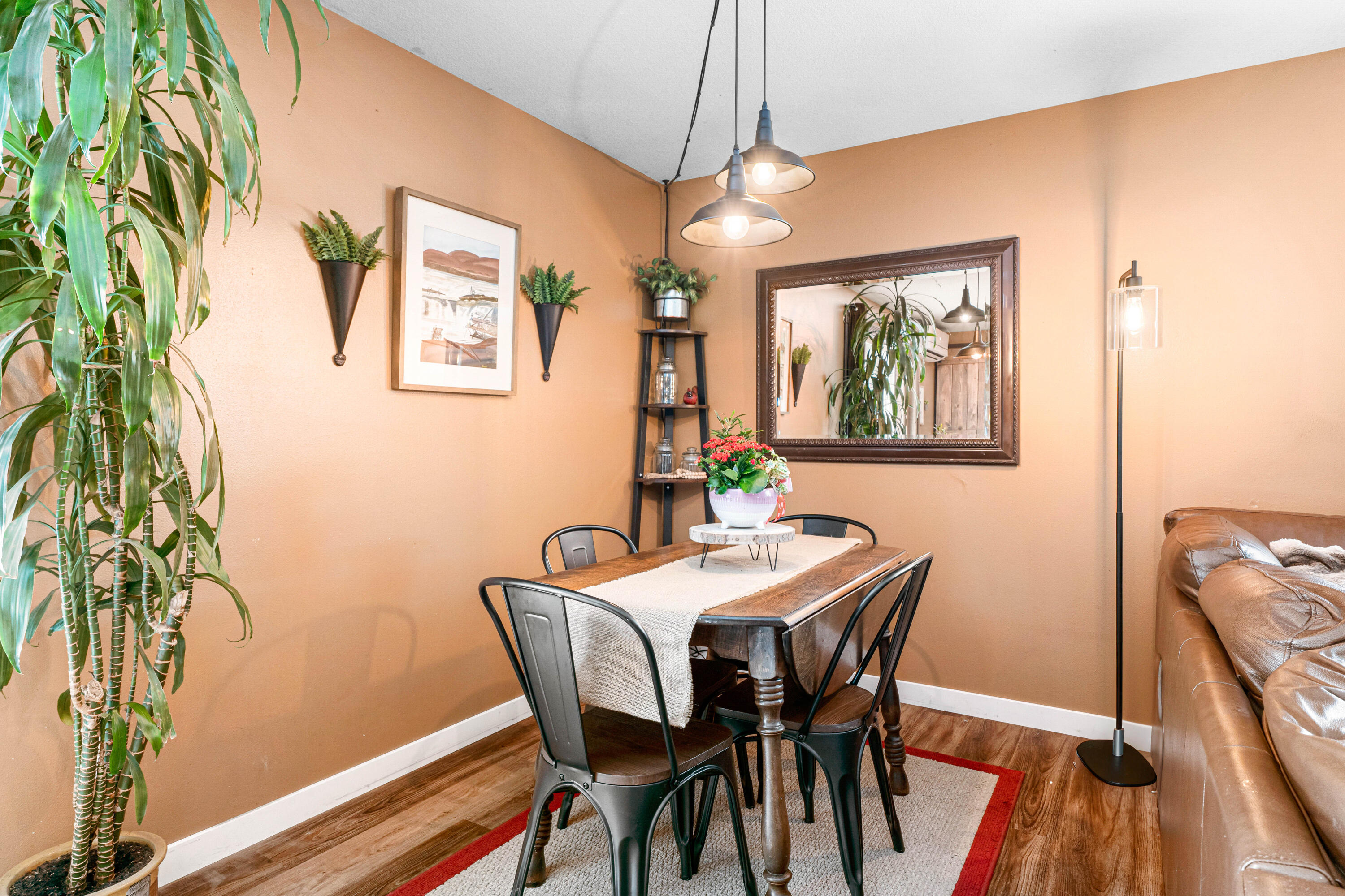 16939 Torrance Road Bend, OR 97707 - Photo 10 of 33 a dining room with furniture and window