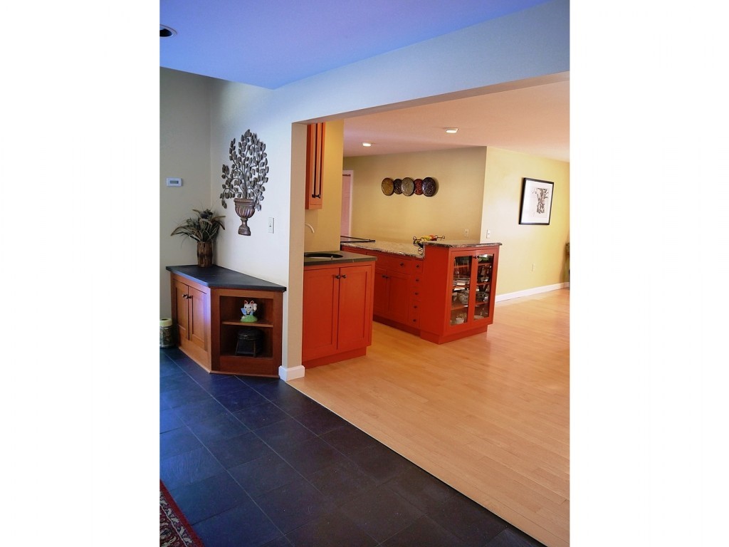 423 Hurricane Road Keene, NH 03431 - Photo 7 of 32