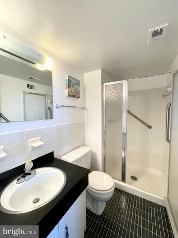 $2,590 | 4 Monroe Street, Unit 802, Rockville, MD 20850