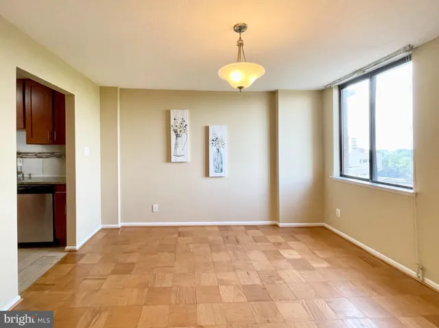 $2,590 | 4 Monroe Street, Unit 802, Rockville, MD 20850