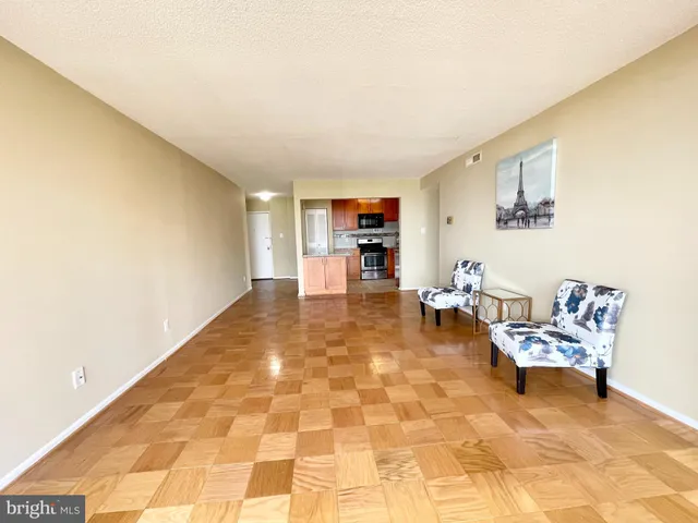 $2,590 | 4 Monroe Street, Unit 802, Rockville, MD 20850