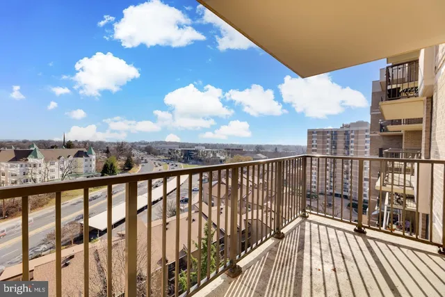 $2,590 | 4 Monroe Street, Unit 802, Rockville, MD 20850