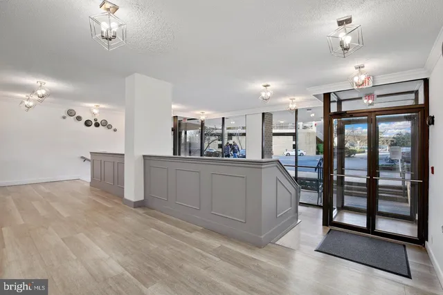 $2,590 | 4 Monroe Street, Unit 802, Rockville, MD 20850