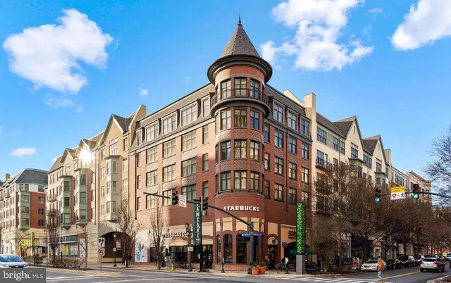 $2,590 | 4 Monroe Street, Unit 802, Rockville, MD 20850