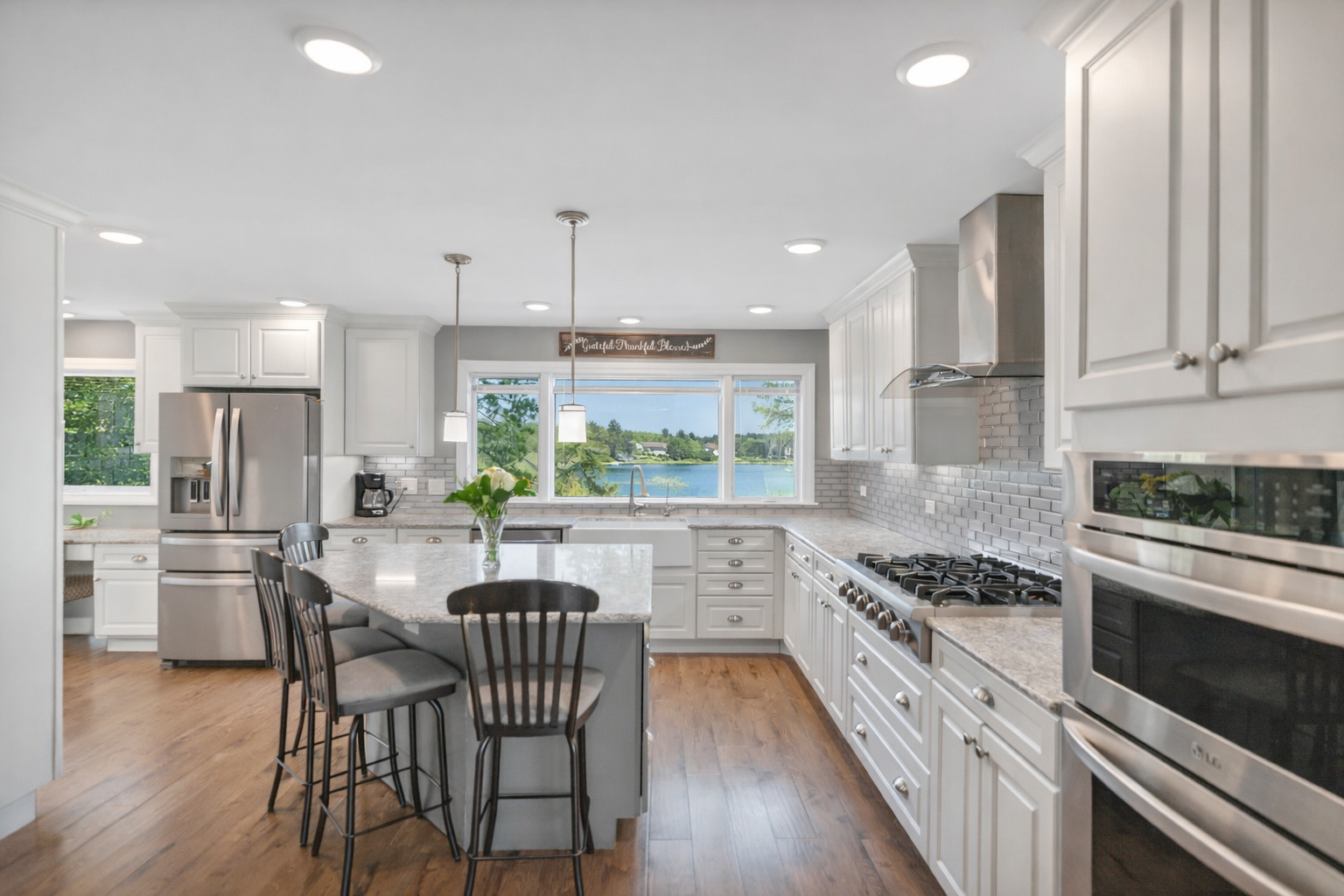 512 Bay Road McHenry, IL 60051 - Photo 8 of 38 Gallery Image 8