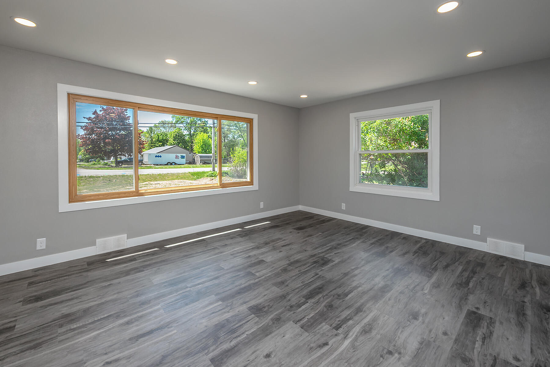 7920 West Puetz Road Franklin, WI 53132 - Photo 5 of 44 Living room
