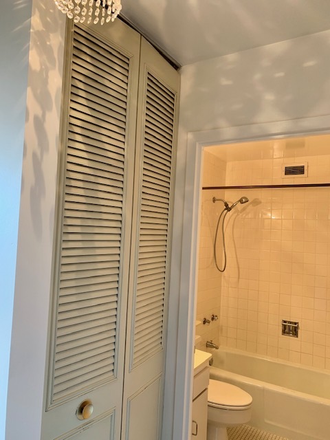 6171 North Sheridan Road, Unit 405 Chicago, IL 60660 - Photo 8 of 14