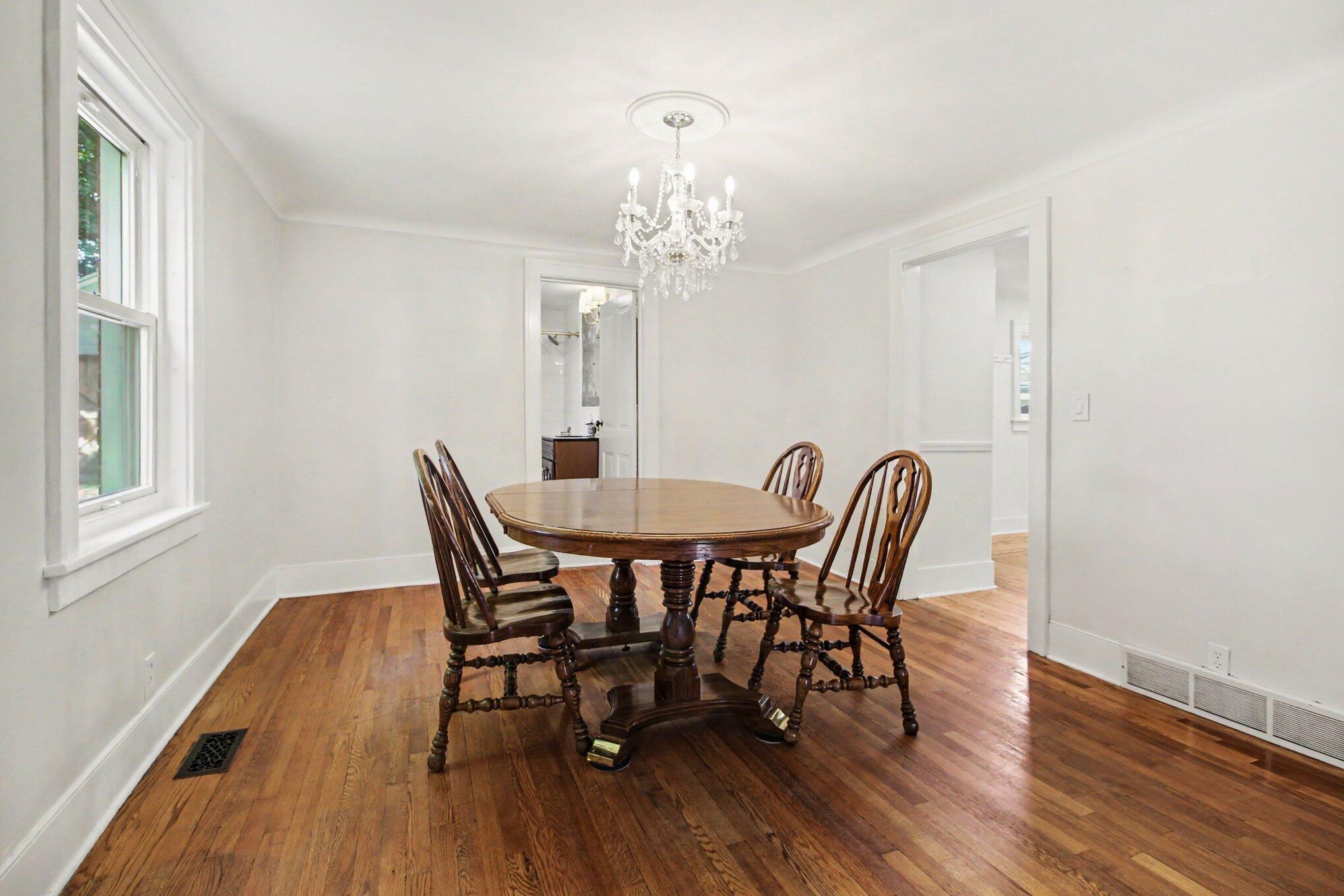 2663 North Harris Road Ypsilanti, MI 48198 - Photo 6 of 29 006_file_3723
